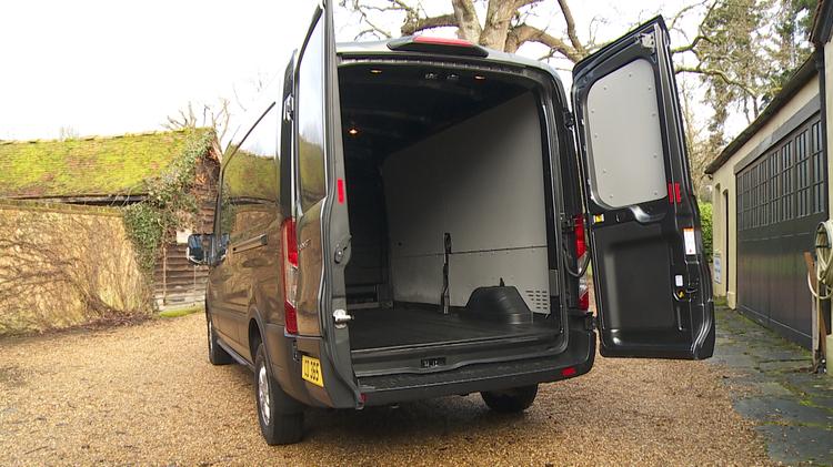 FORD TRANSIT 460 L4 MINIBUS DIESEL RWD 2.0 EcoBlue 165ps H3 18 Seater Leader [Nav]